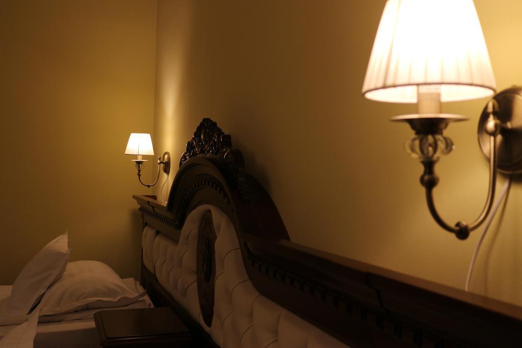 Hotel Astoria Satu Mare Exteriör bild