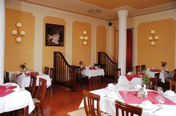 Hotel Astoria Satu Mare Exteriör bild
