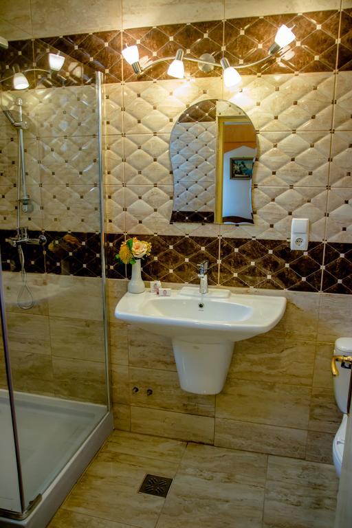 Hotel Astoria Satu Mare Exteriör bild