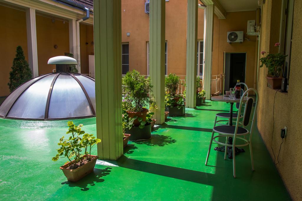 Hotel Astoria Satu Mare Exteriör bild