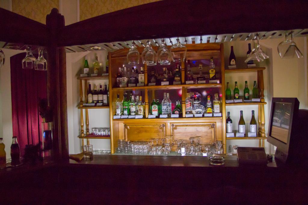 Hotel Astoria Satu Mare Exteriör bild