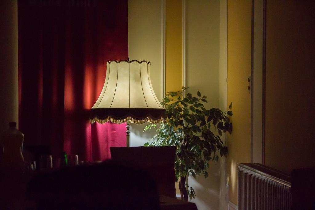 Hotel Astoria Satu Mare Exteriör bild